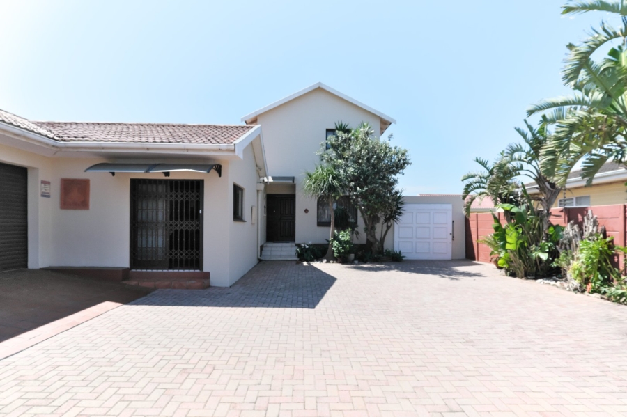 6 Bedroom Property for Sale in Bluewater Bay Eastern Cape